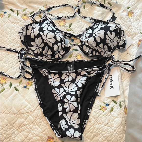 Hurley Other - Hurley Black and White Floral Bikini